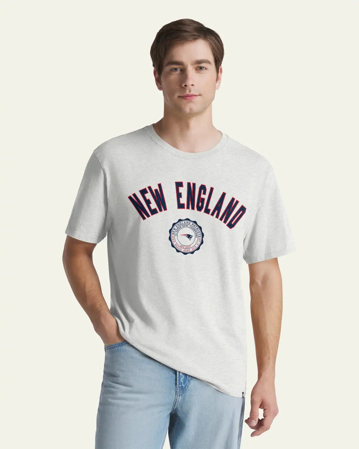NEW ENGLAND PATRIOTS CREST BEND '47 EVERYDAY TEE