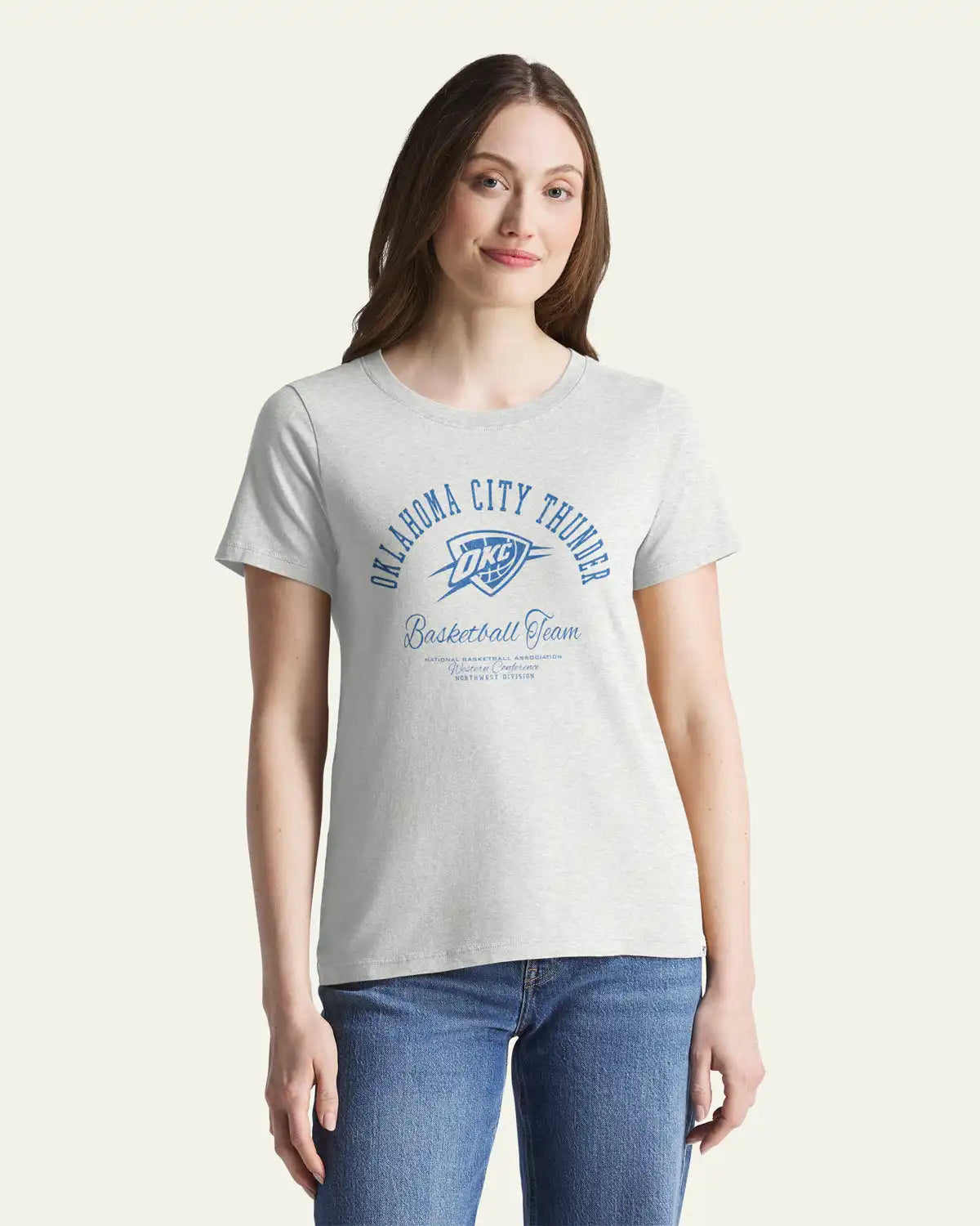 OKLAHOMA CITY THUNDER ARCBALL '47 WOMEN'S EVERYDAY TEE