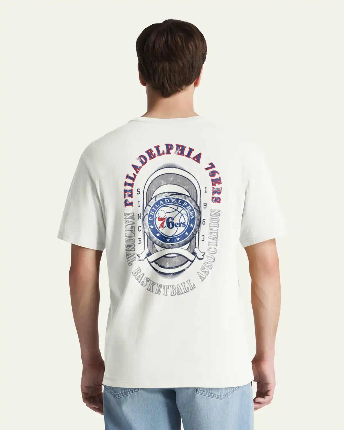 PHILADELPHIA 76ERS OVAL SPORT BACKER '47 EVERYDAY TEE